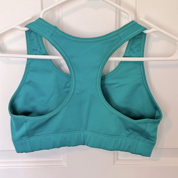 Nike, sports bra used but still in good condition, size Medium. - Picture 2 of 2